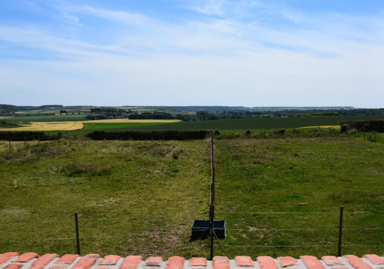 Le Clos de l'Angley Gîtes et pension équestre Caffiers Exterior foto